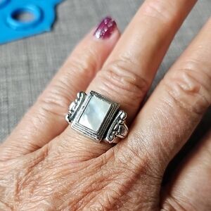 Premier Silver Ring with Mother of Pearl